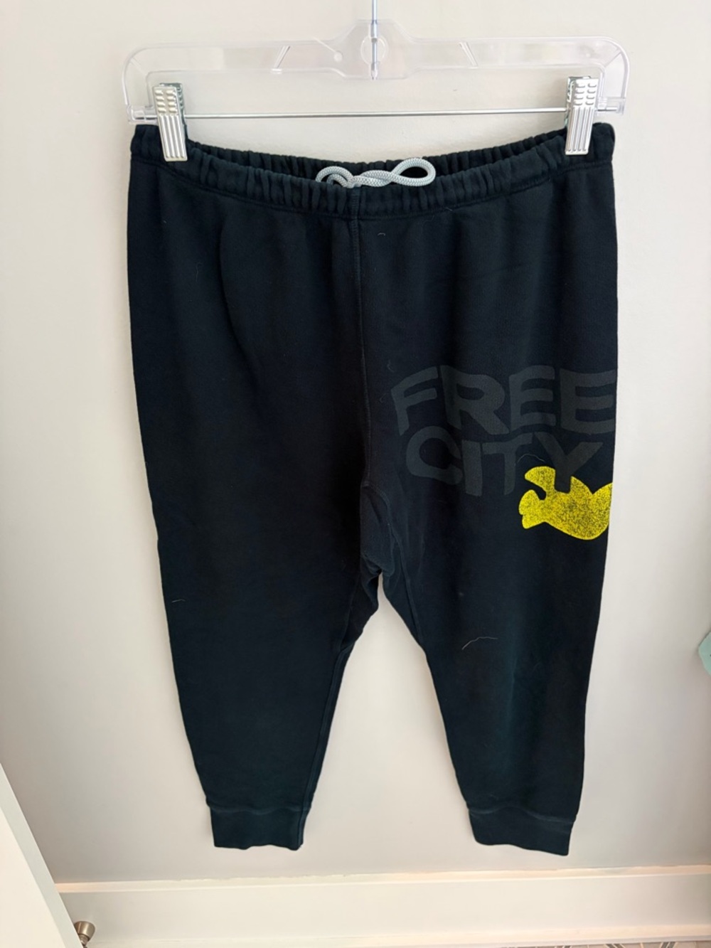 FREECITY dark blue sweatpants with Yellow Accent size S
